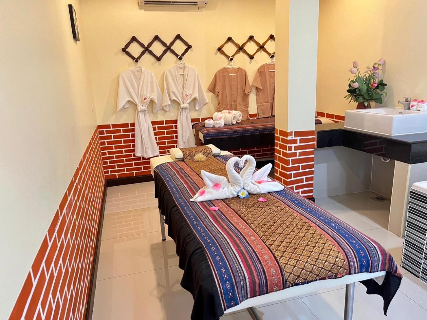 Saisawan Beach Luxury Hotel Na Chom Thian Exteriör bild